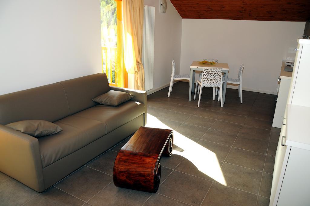 Residence Felik Gressoney-La-Trinite Bagian luar foto