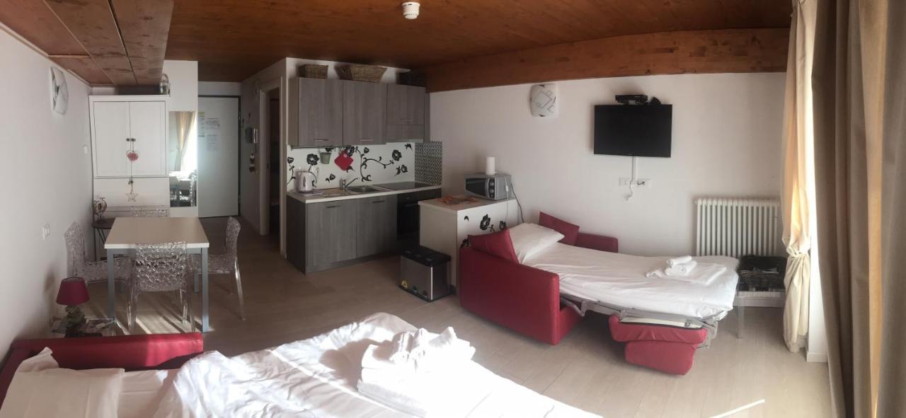 Residence Felik Gressoney-La-Trinite Bagian luar foto