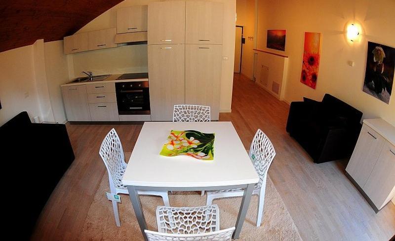Residence Felik Gressoney-La-Trinite Bagian luar foto
