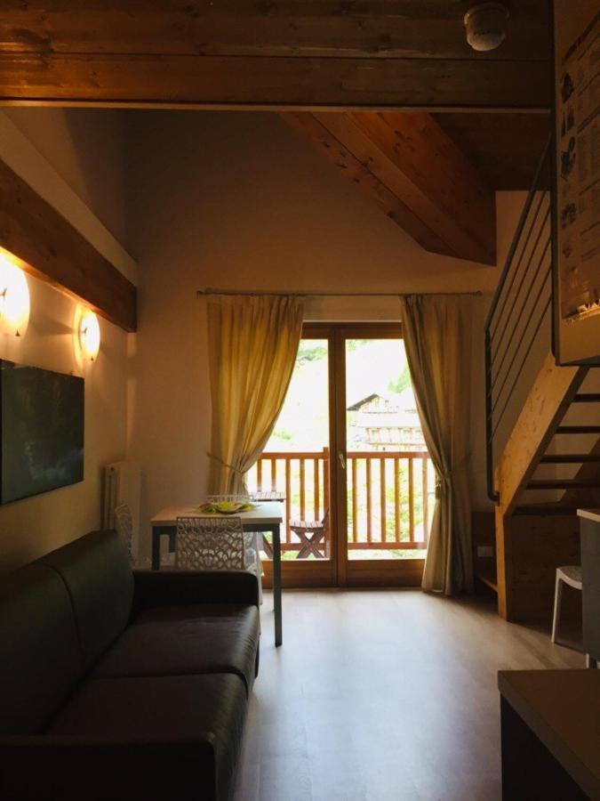 Residence Felik Gressoney-La-Trinite Bagian luar foto