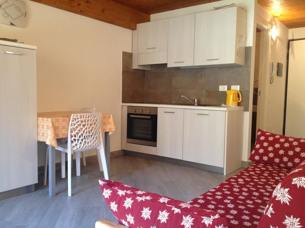 Residence Felik Gressoney-La-Trinite Bagian luar foto