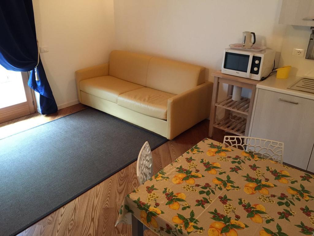 Residence Felik Gressoney-La-Trinite Bagian luar foto