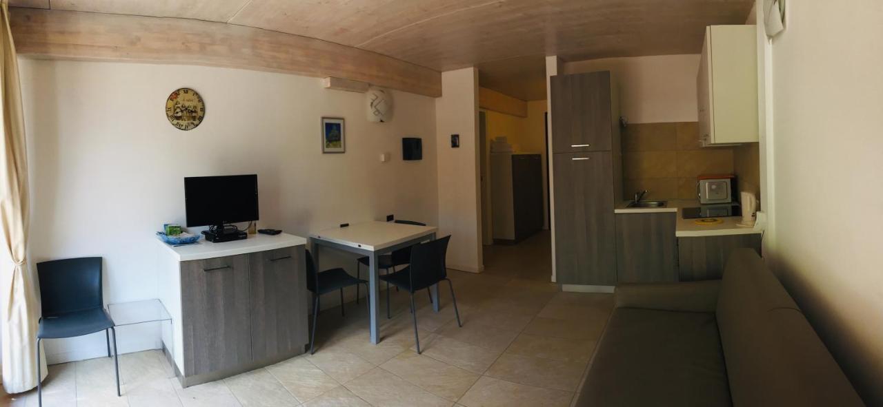 Residence Felik Gressoney-La-Trinite Bagian luar foto